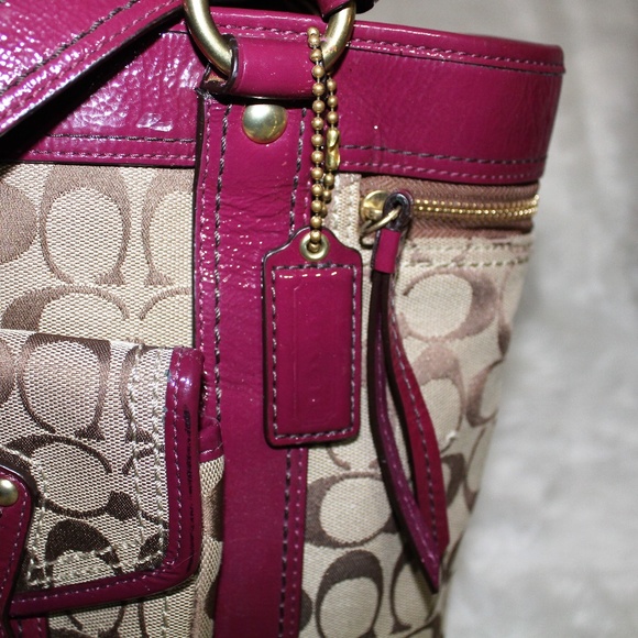 🌺🌺Host Pick 11/9!!!  Gorgeous Coach Logo fabric & Fushia leather Tote - Picture 3 of 16